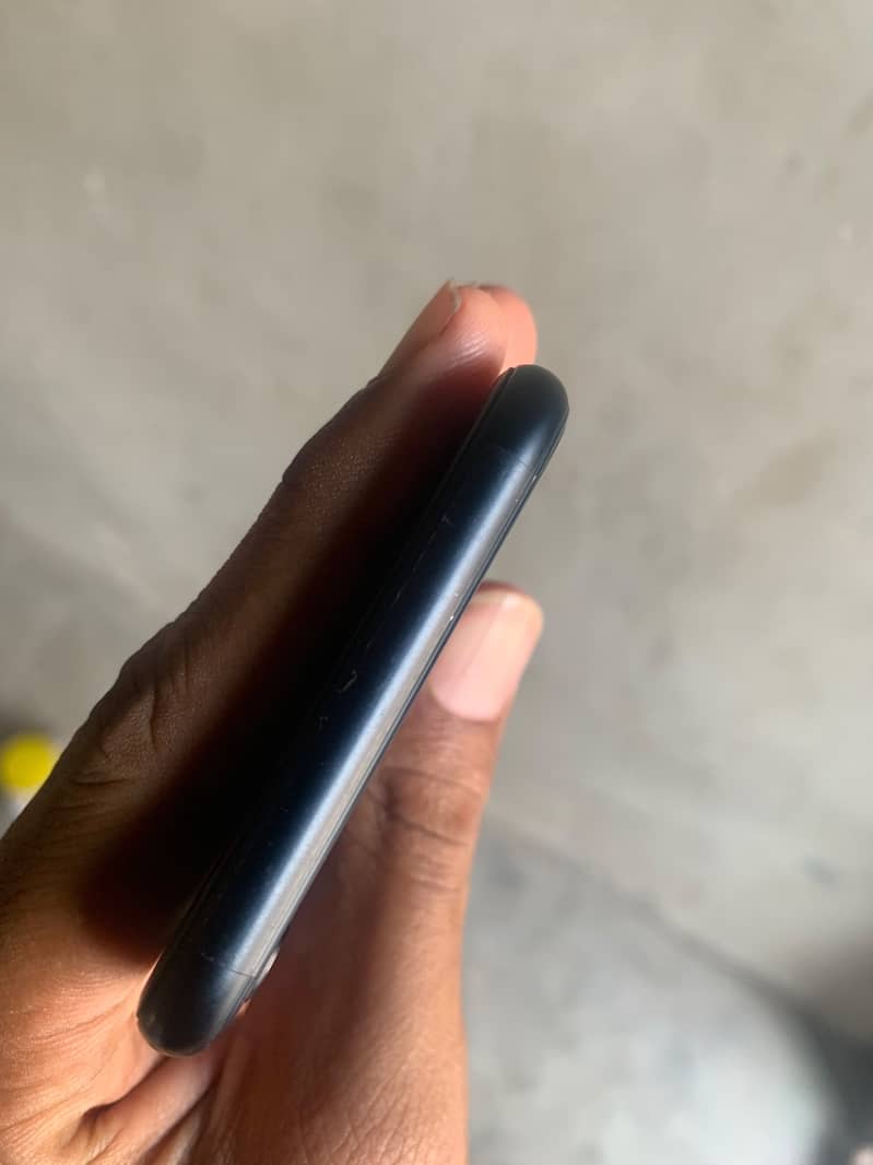 Apple iPhone SE3 4