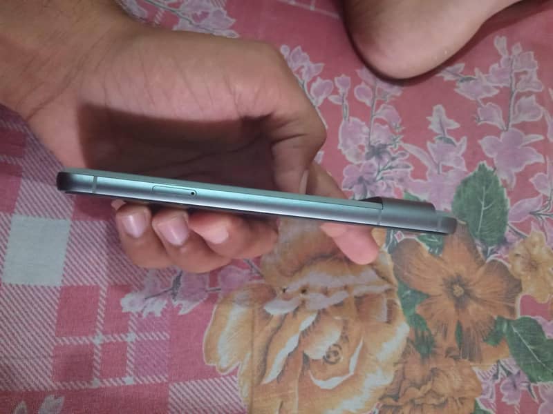 Google Pixel 8 1