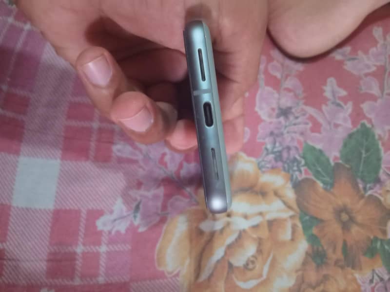 Google Pixel 8 7