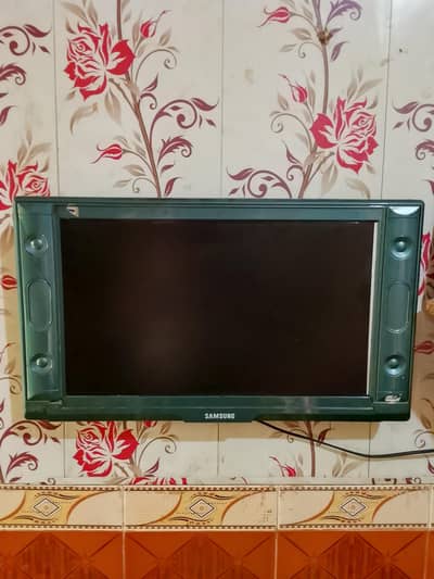 Samsung LCD TV good condition