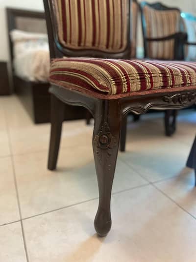 8 wooden dining chairs