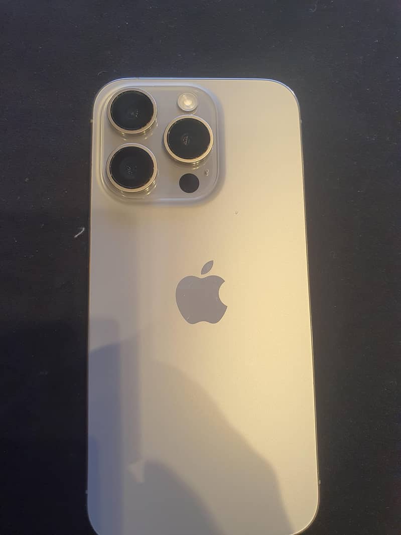 Apple iPhone 15 Pro 0