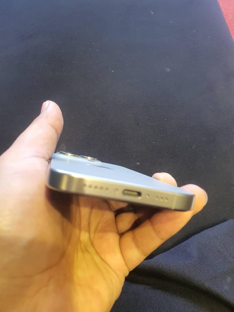 Apple iPhone 15 Pro 1