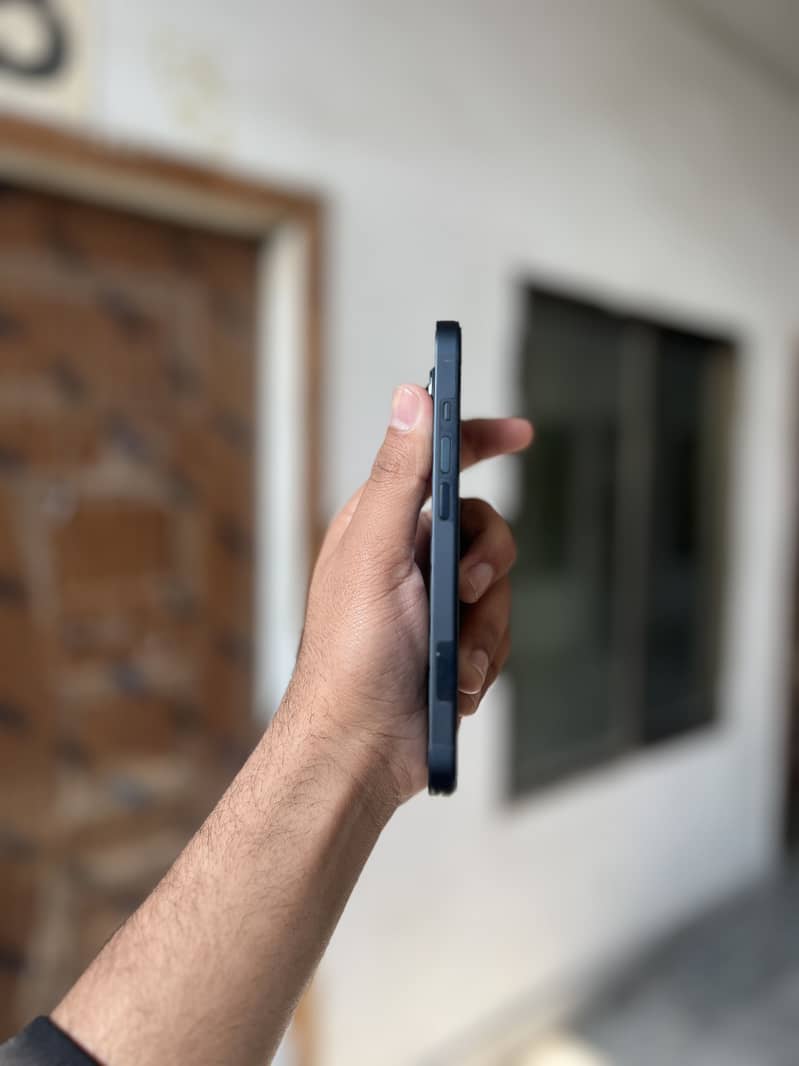 Apple iPhone 14 3