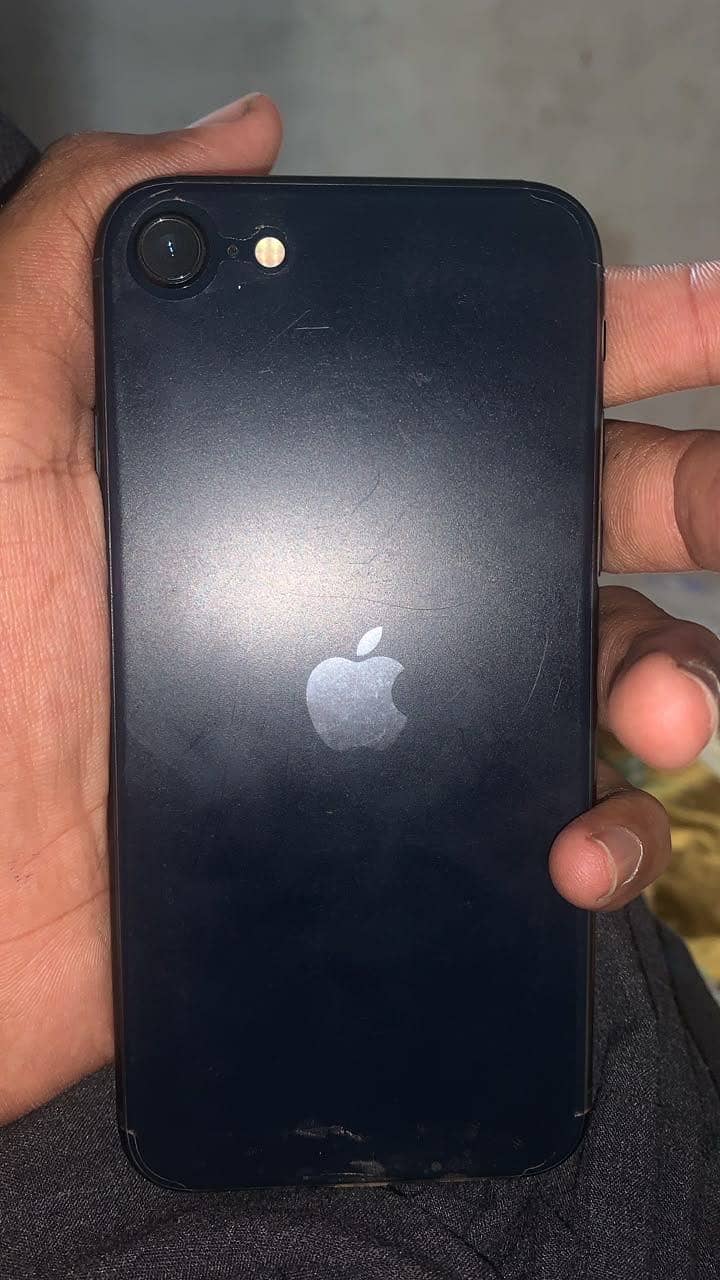 Apple iPhone SE3 0