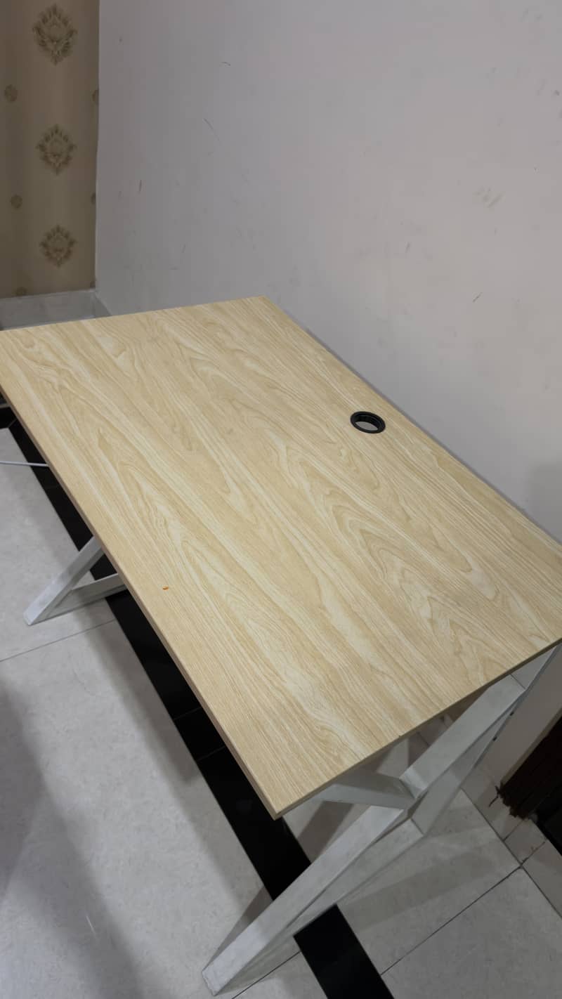 Study table / Computer Table Almost New 1