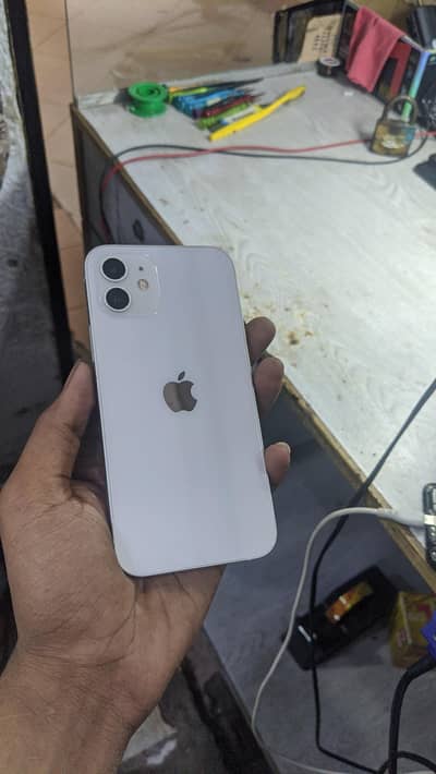 Apple iPhone 12