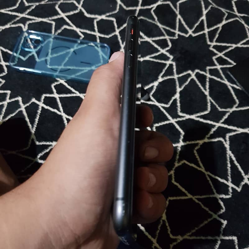 Apple iPhone 11 5