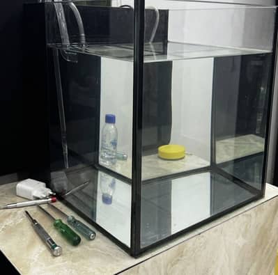 Fish aquarium with 3 fishes 2 filters