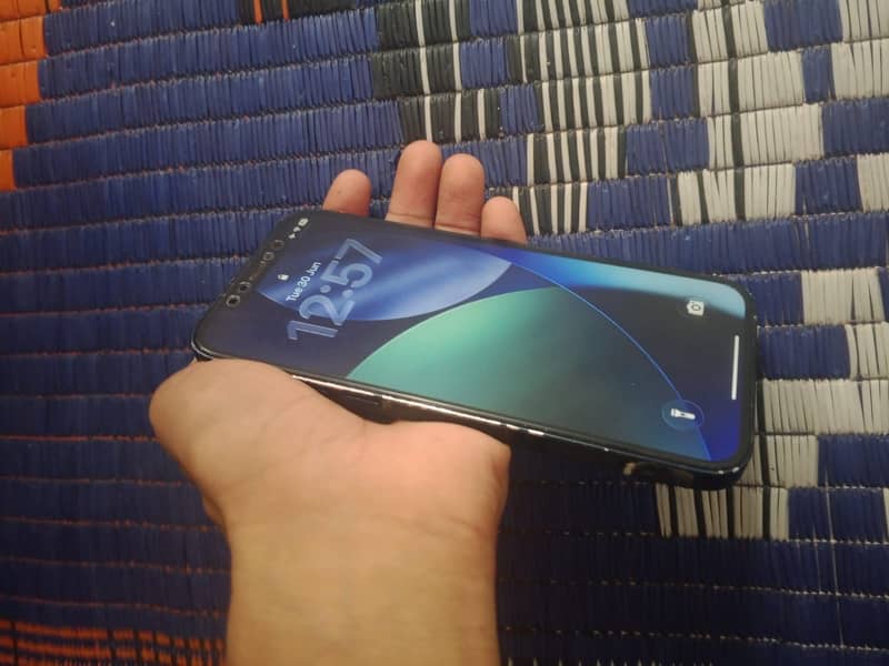 Apple iPhone 12 4