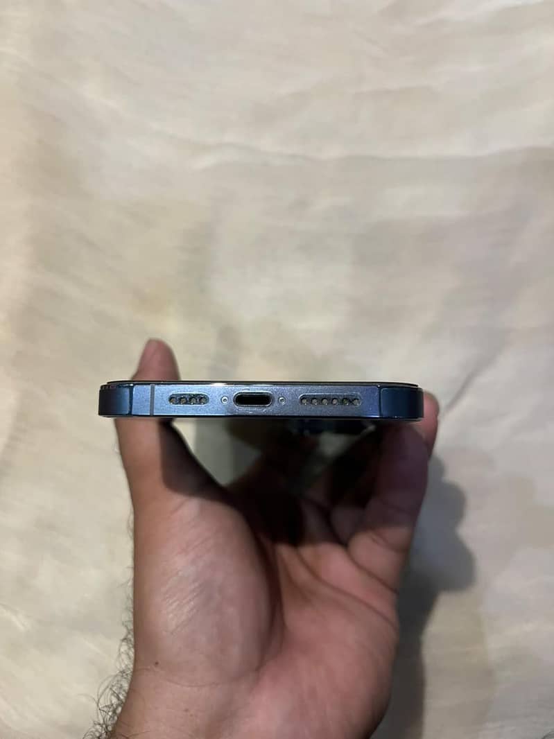Apple iPhone 13 Pro Max 3