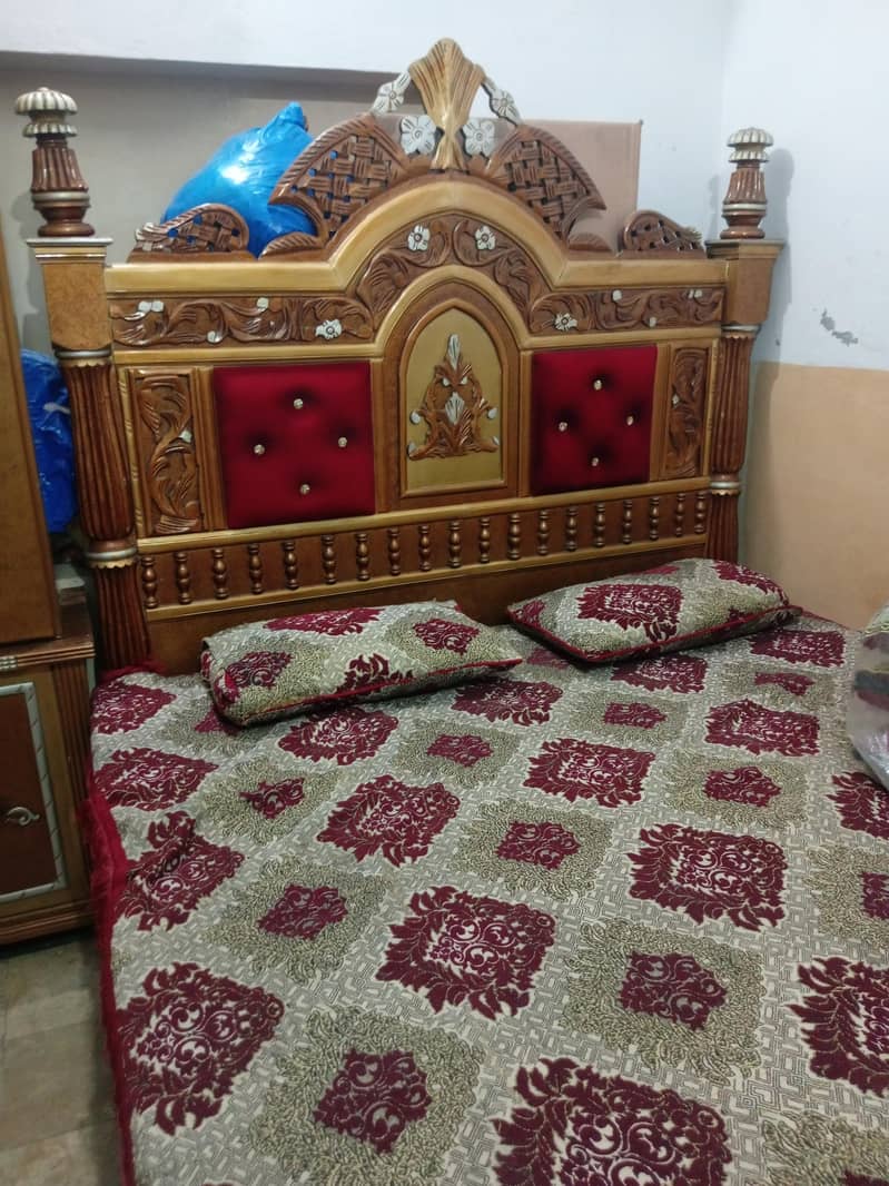 Bed's 1
