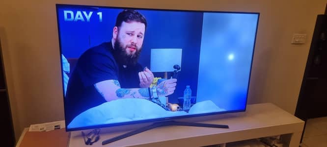 Samsung 55" Smart LED TV (Super Slim) – Imported from Saudi Arabia