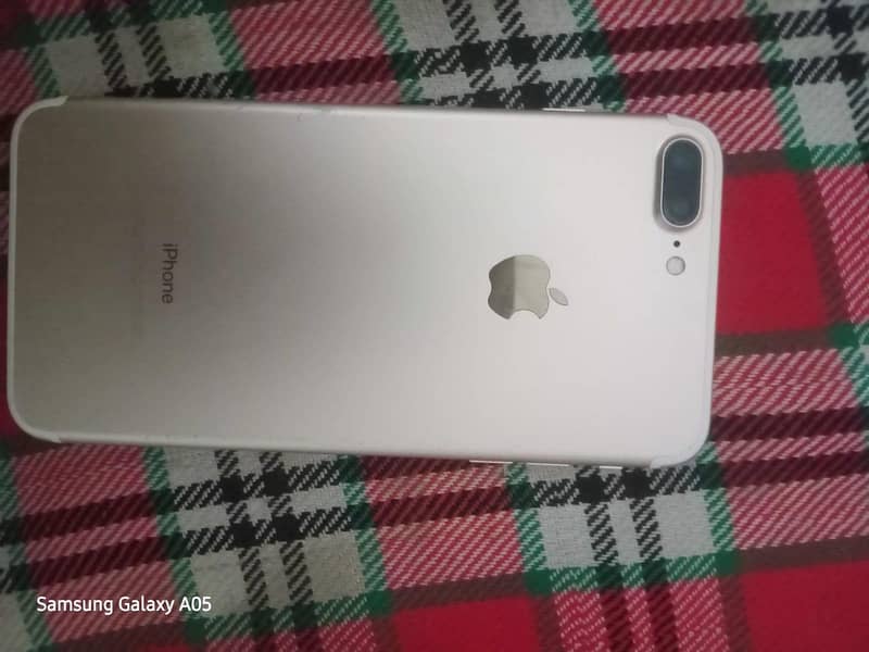 Apple iPhone 7 Plus 2