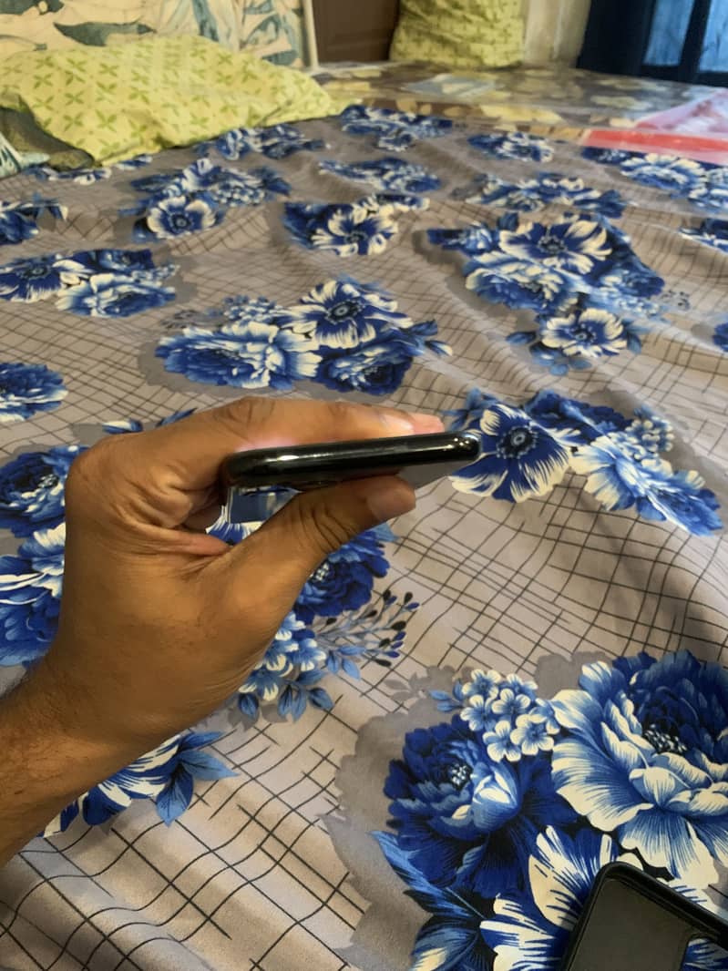 iPhone 11 Pro 2
