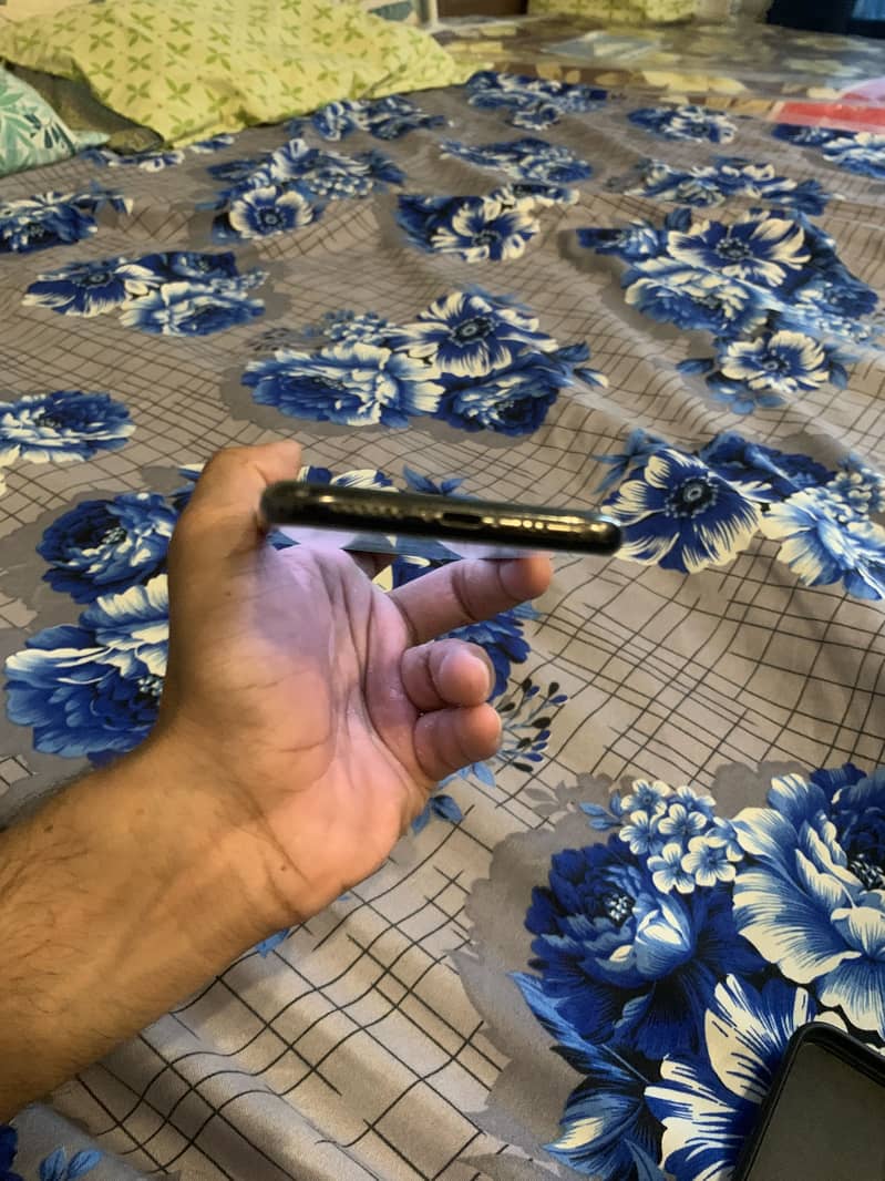 iPhone 11 Pro 3