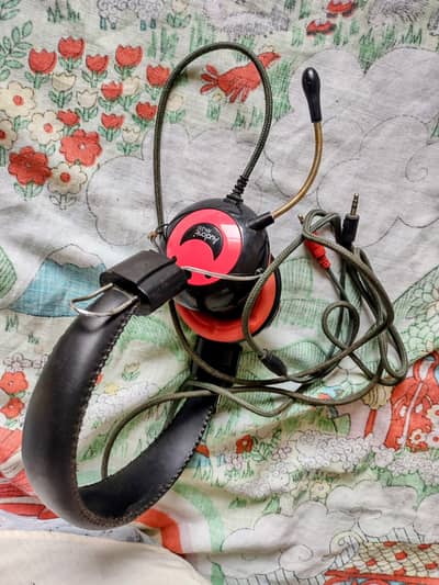 STEREO HEADPHONES + MIC.