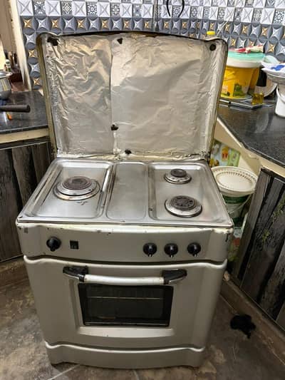 Gas Cooking Range – 3 Burners + Broiler + Oven Burner