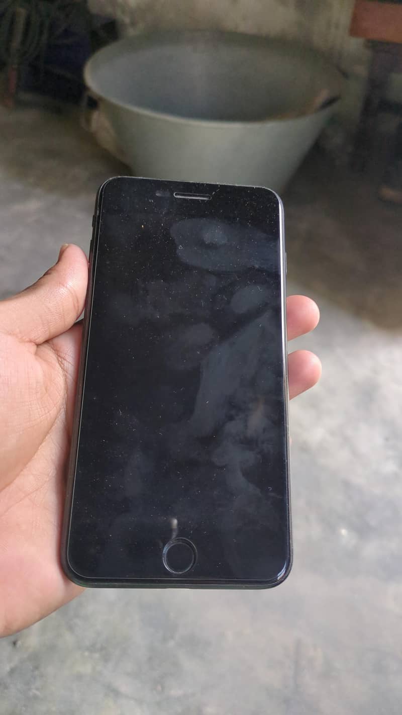 Apple iPhone 7 Plus 0
