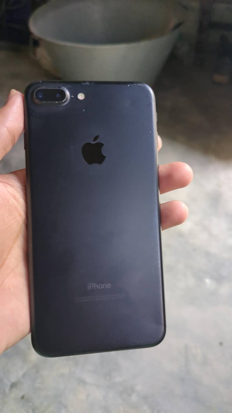 Apple iPhone 7 Plus 2