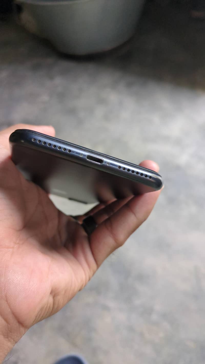 Apple iPhone 7 Plus 4