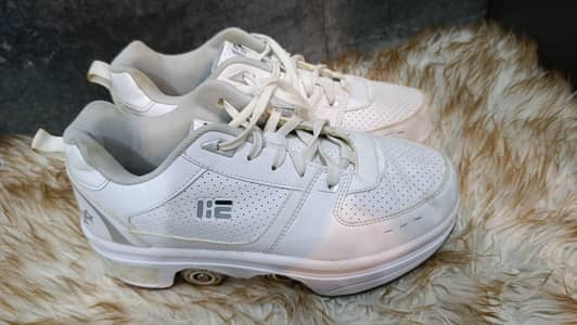 newly purchased skating shoes-well Maintained
