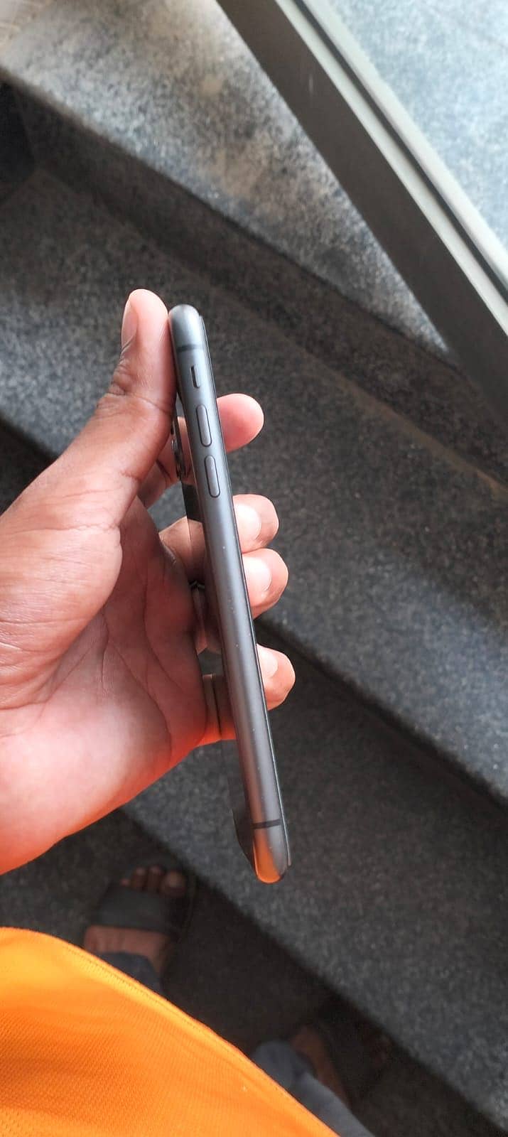 Apple iPhone 11 3