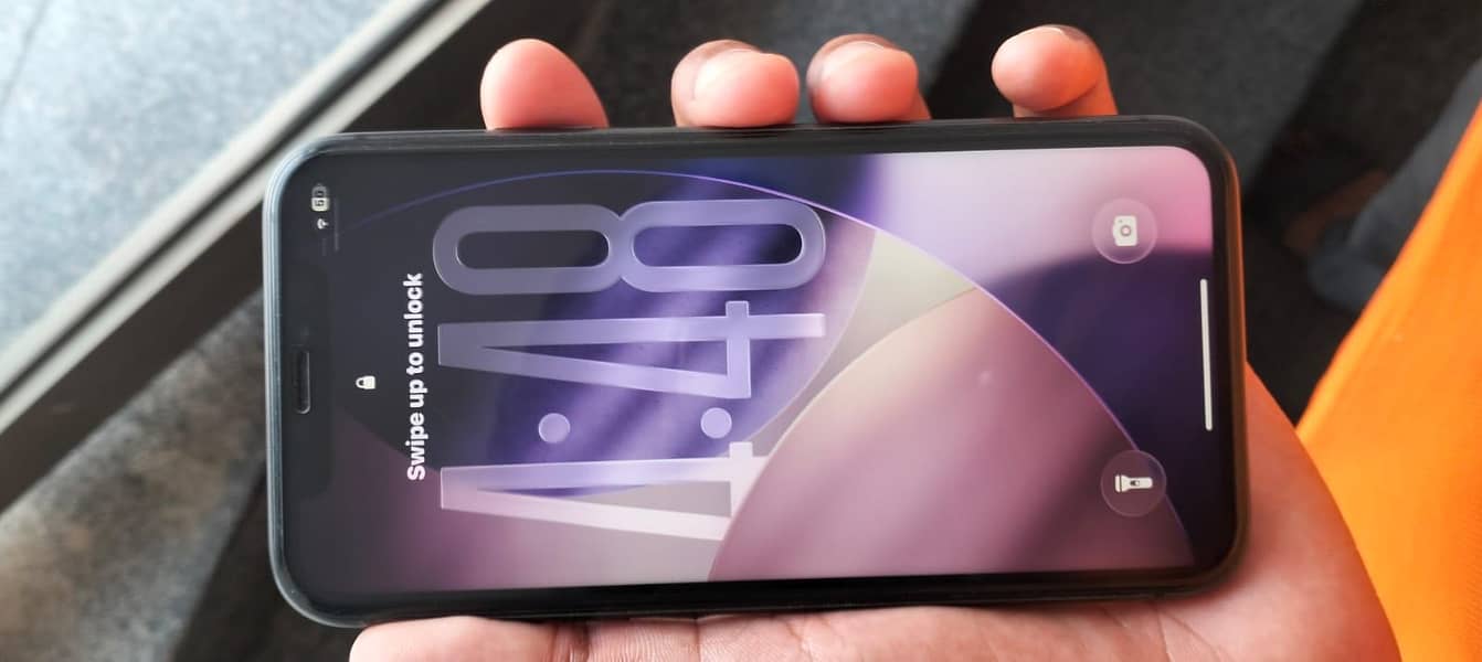 Apple iPhone 11 4