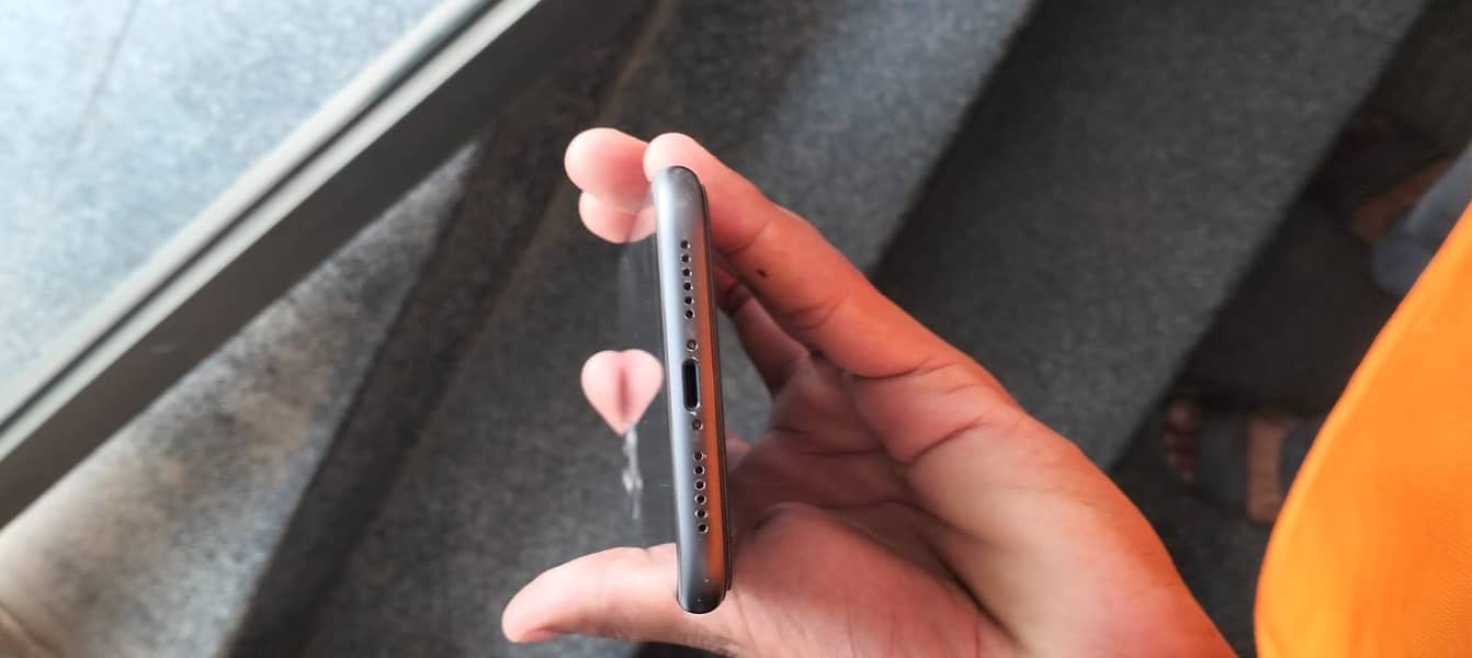 Apple iPhone 11 5