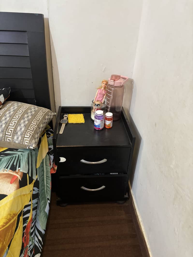 Black bed set 2