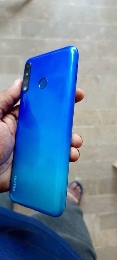 Tecno Spark 4