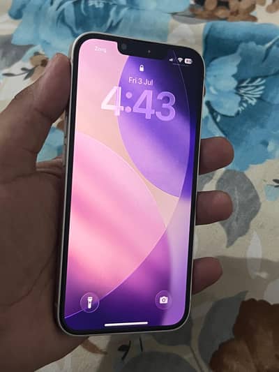 Apple iPhone 13