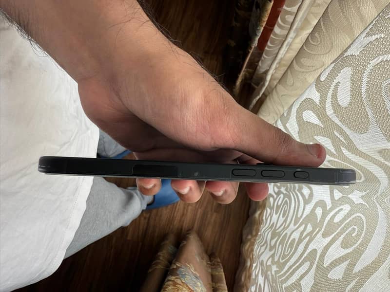 Apple iPhone 16 Plus 6