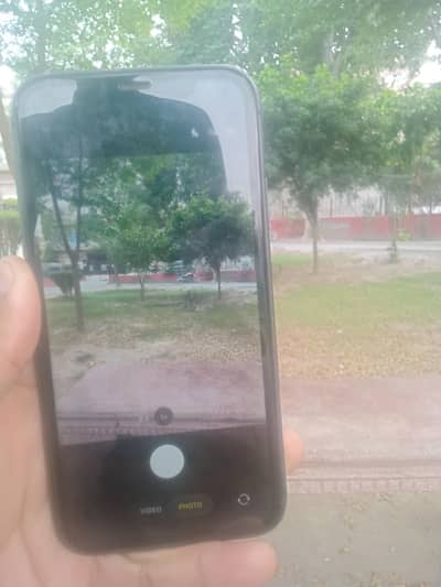 Apple iPhone 11