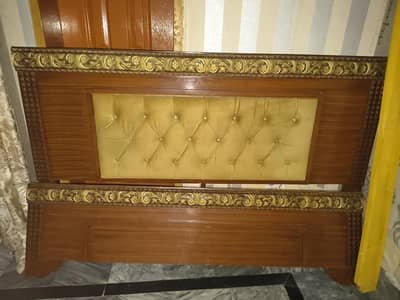 wooden bed 