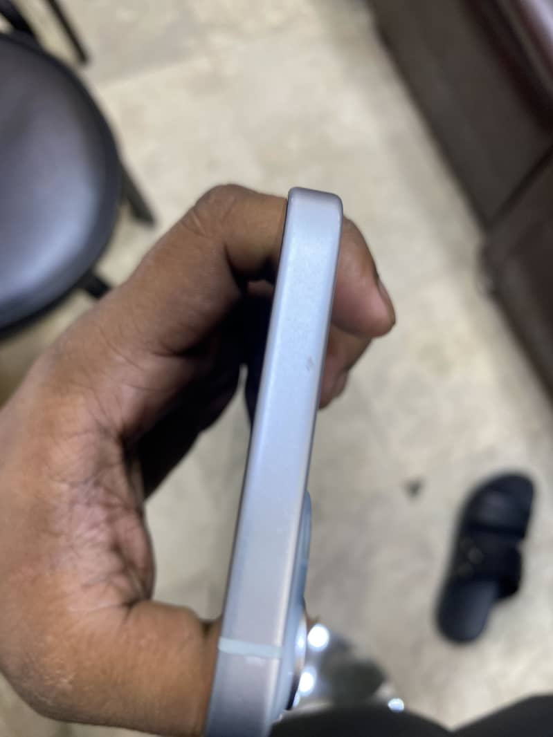 Apple iPhone 15 plus 1