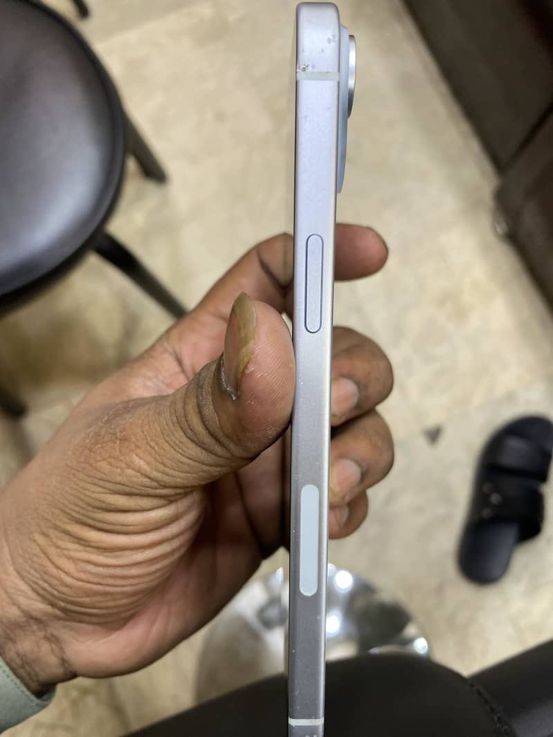Apple iPhone 15 plus 4