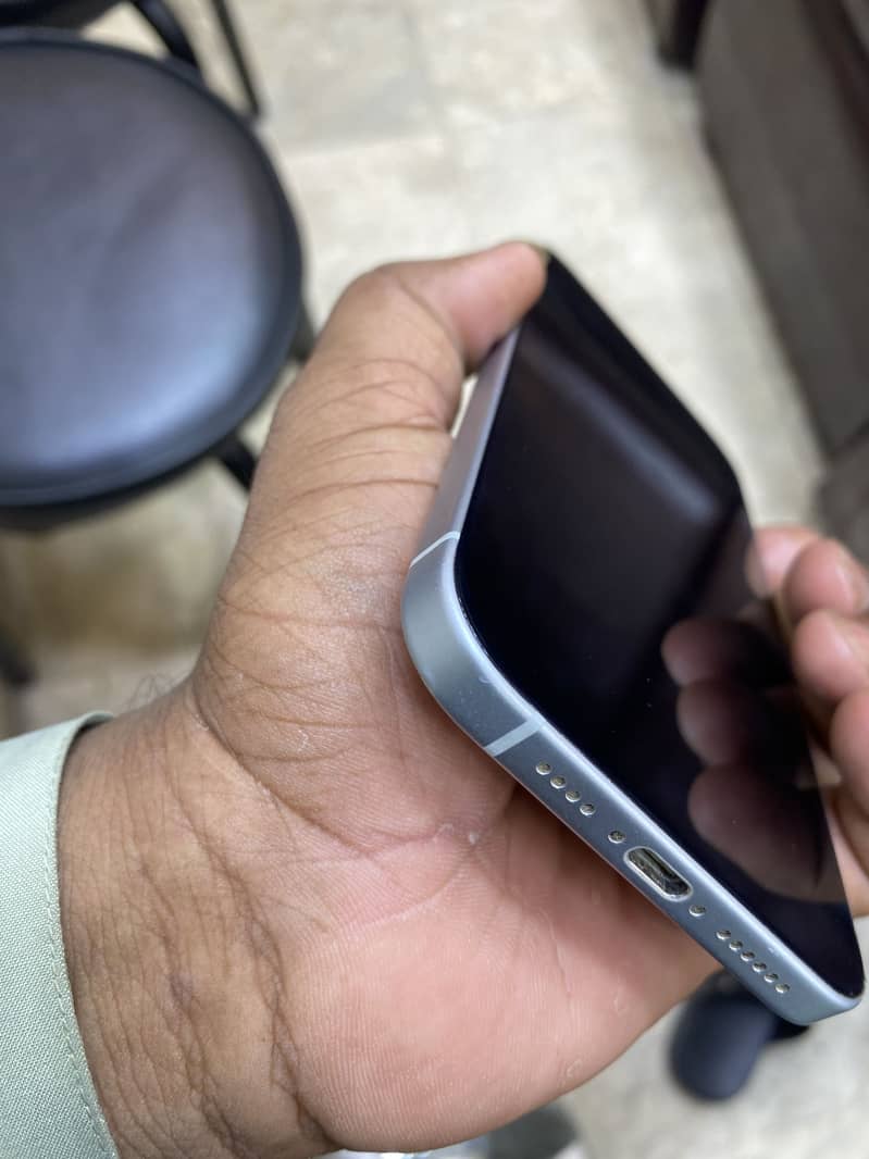 Apple iPhone 15 plus 6