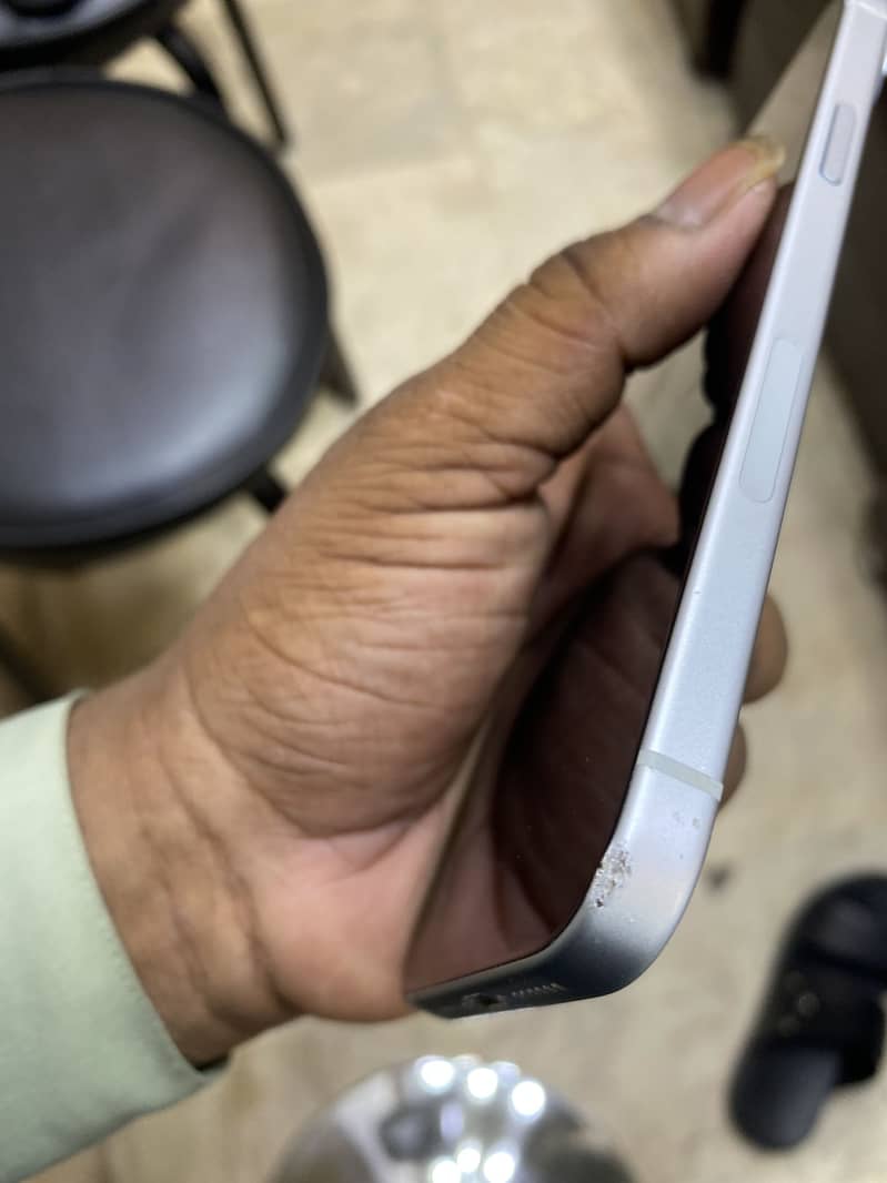 Apple iPhone 15 plus 8