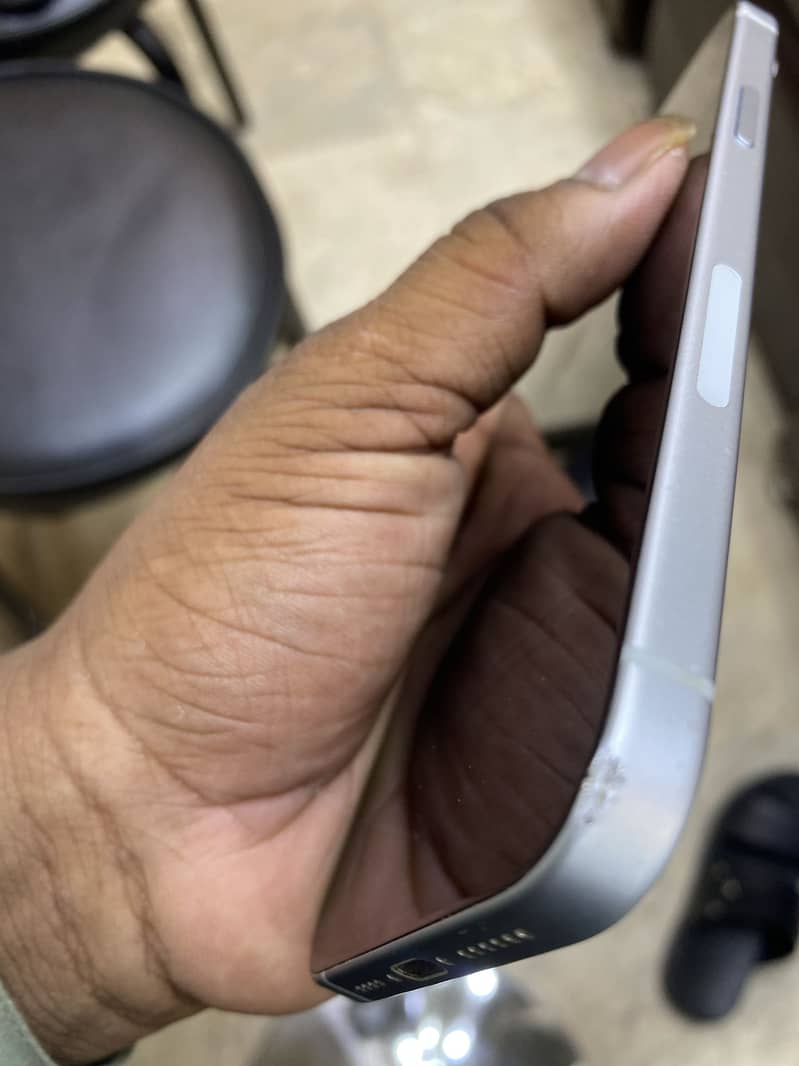 Apple iPhone 15 plus 9