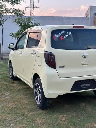 Daihatsu Mira 2012
