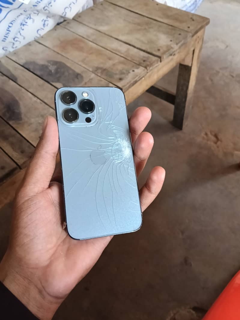 Apple iPhone 13 Pro 3