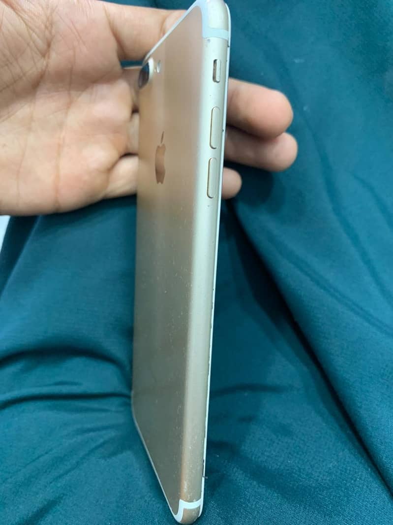 Apple iPhone 7 Plus 3