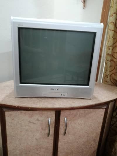 Sony WEGA 21" Flat Screen CRT TV | Excellent Condition