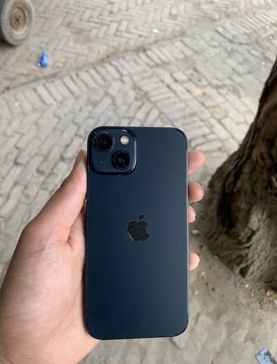 Apple iPhone 13