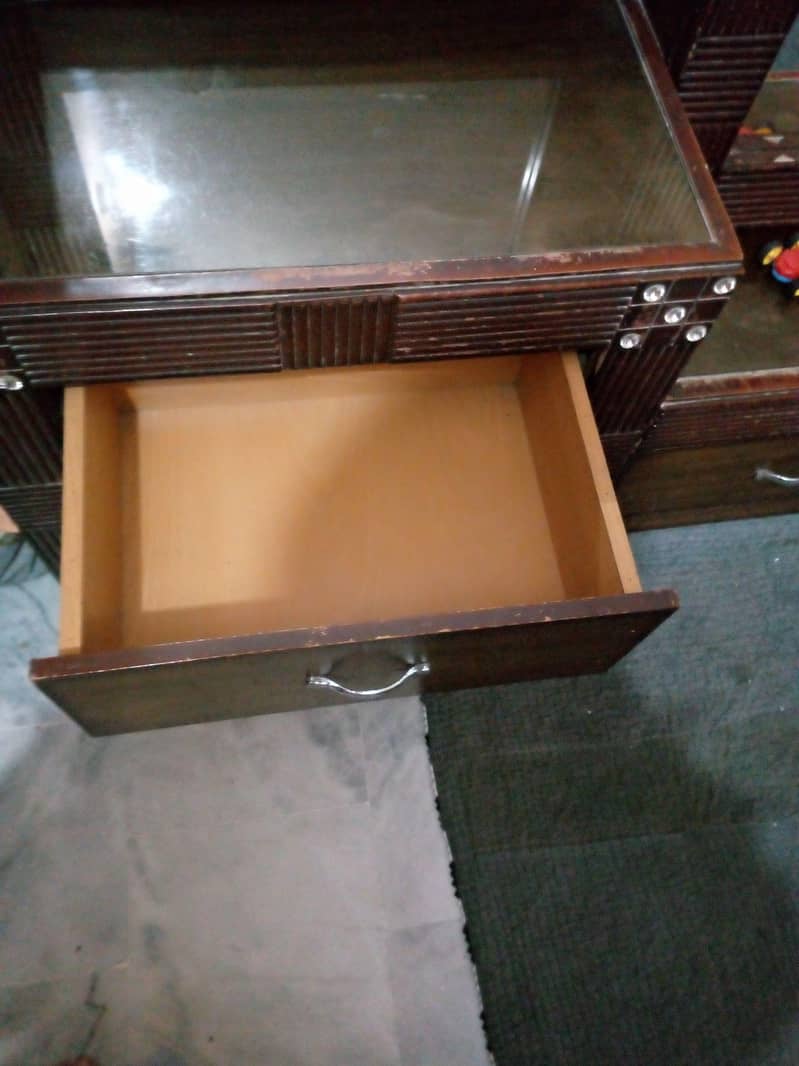 dressing table 1