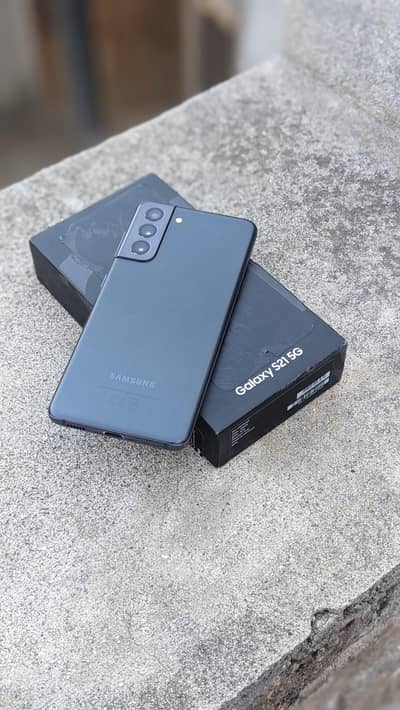 Samsung Galaxy S21 5G 8/256 Mint condition unopened phone.