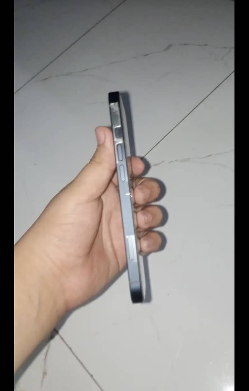 Apple iPhone 13 3