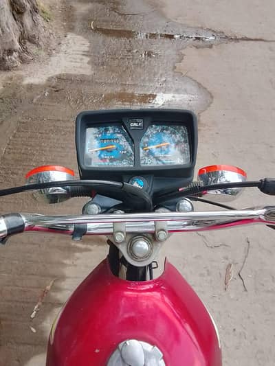 selling Honda 125 2002 model