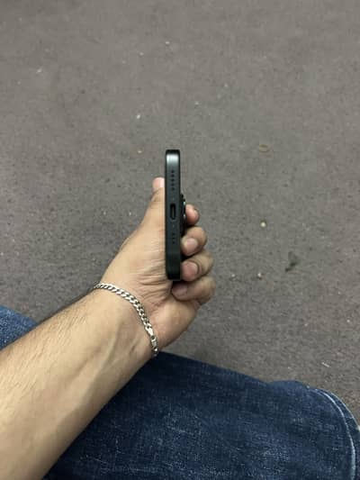 Apple iPhone 15